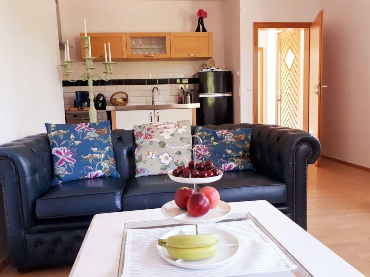 Ferienwohnung Caroline Андернах Екстериор снимка