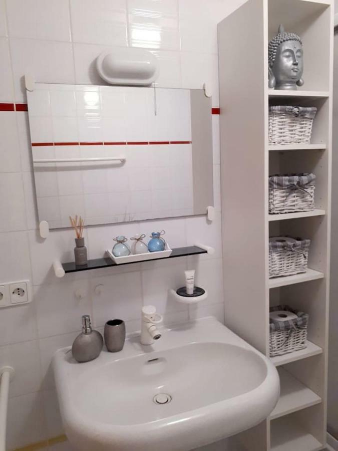 Ferienwohnung Caroline Андернах Екстериор снимка